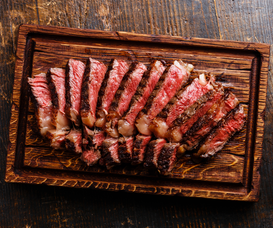 Tomahawk vs Ribeye: A Steak Showdown of Flavor and Presentation