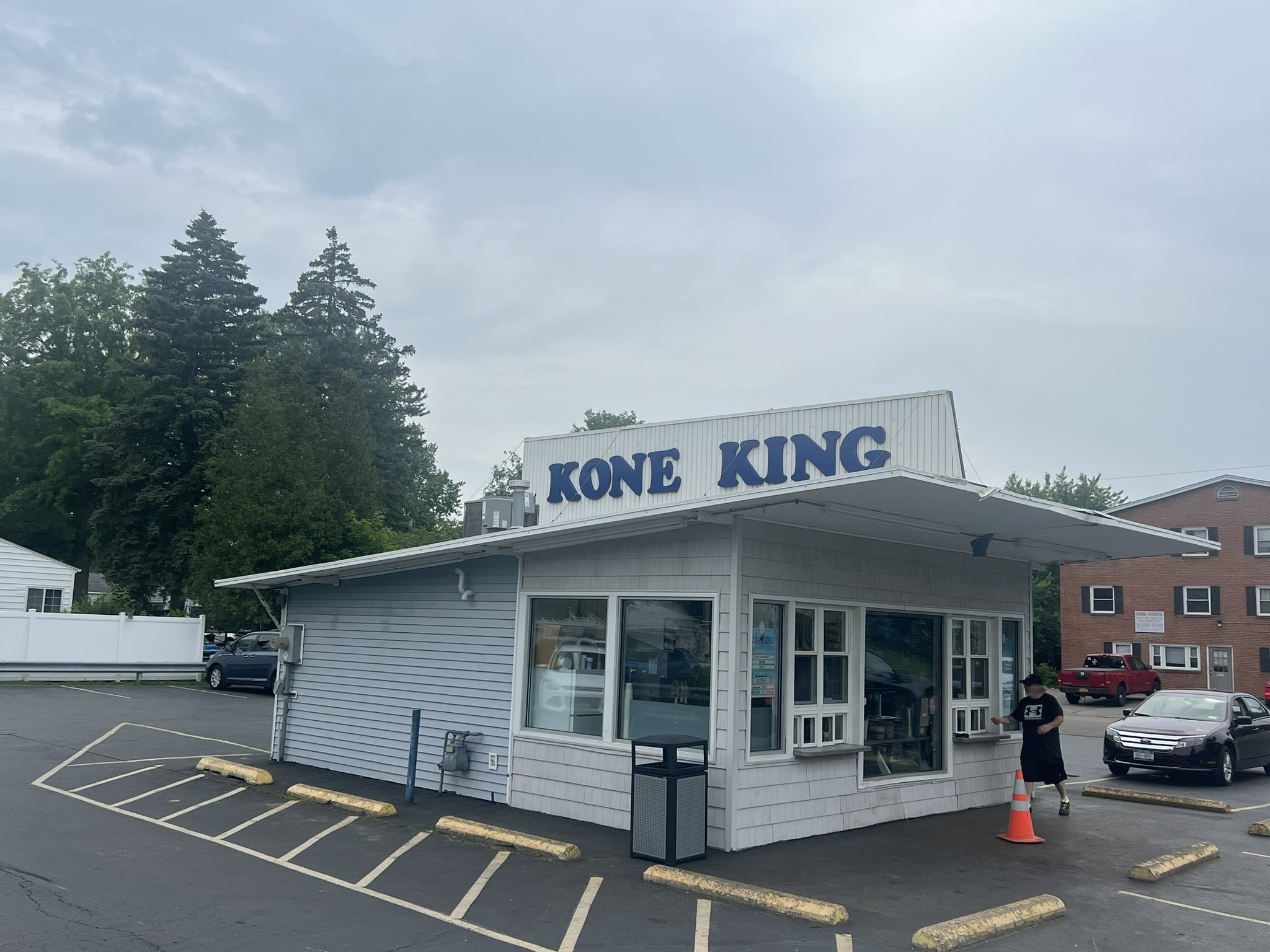 Kone King Car Accident: Drunk driver crashes into a cone at Cone King in West Seneca, NY